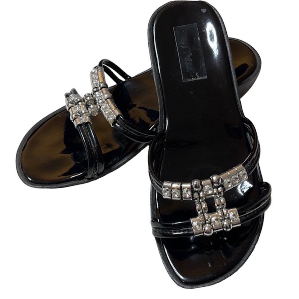 Fresa Black and Silver Sandals